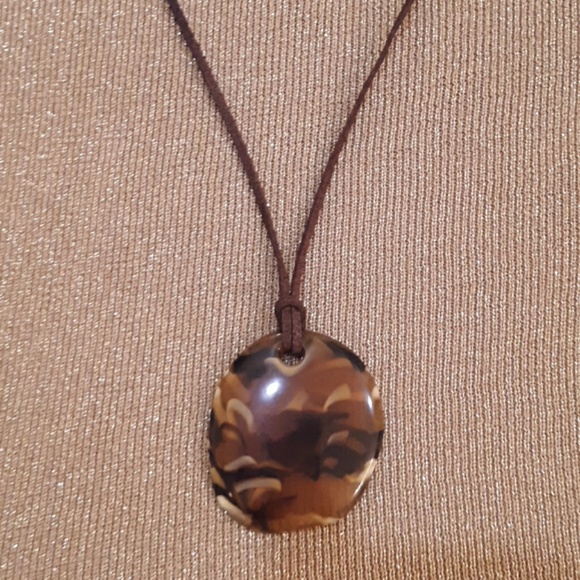 Amber & Suede Chain Swirl Circle Necklace - Picture 3 of 3